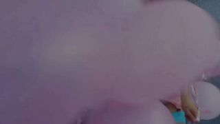Riley Reid hátsó kapujában két fütykös