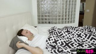 Perverz tini kisasszony a nevelő faterjával közösül