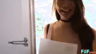 Ázsiai csöcsös tini spiné