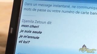 Izgató fiatal arab csajszi cidázza a brét