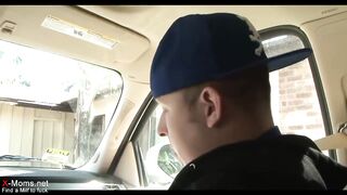 Öreg csajszi fiatal krapekkal baszik
