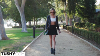 Tushy - Chloe Temple popsija megdugva