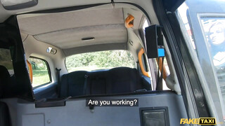 Fake Taxi - Sabien DeMonia a méretes cickós ribi