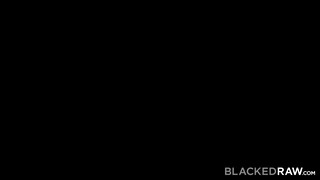BlackedRaw - Oxana Chic fiatal spiné rábukik a faszra