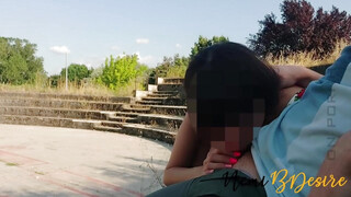 Amatőr latina asszony a szabadban baszik