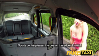 Fake Taxi - Lana Harding a taxissal közösül