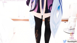 Cosplay-es bige lábbal közösül és aztán őt kefélik