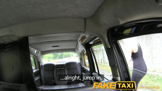 FakeTaxi - isteni testű világos szőke kisasszony szeret dugni