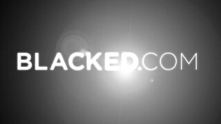 BLACKED - Tini csajok élvezi a néger faszokat