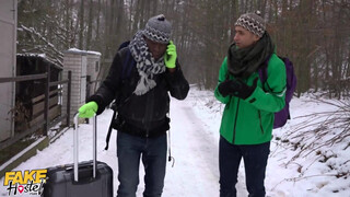 Méretes didkós tini spiné és a turista srácok - Fake Hostel