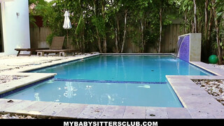 MyBabySittersClub - gyönyörű latin amerikai bébiszitter az apukával kefél