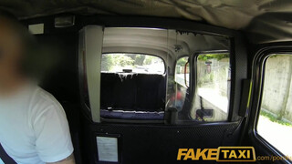 FakeTaxi - Rio Lee a hatalmas mellű fekete csajszi