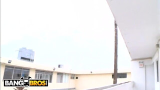 BANGBROS - Kiara Marie a hatalmas popsis brazil milf