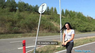 Hatalmas keblű tini picsa pénzért kúrel - Public Agent