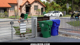 Nadia White fiatal krapekkal dug - Anal mom