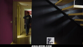 Canela Skin seggluka rendesen megkúrelva - Anal mom