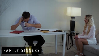 Family Sinners - Khloe Kapri szívesen beleül a faszba