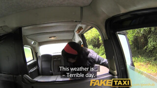 FakeTaxi - latin kiscsaj popóba rakva