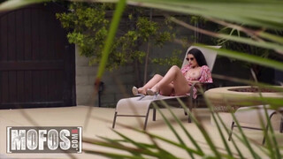 MOFOS - LaSirena69 a hatalmas keblű latin amerikai nőci
