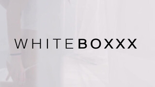 WhiteBoxxx - gyönyörű világos szőke kiscsaj reggel akar dugni