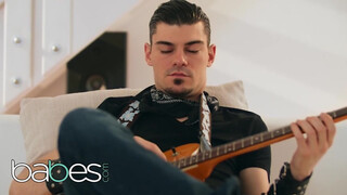 Babes - Mia Evans szexel a gitáros manussal