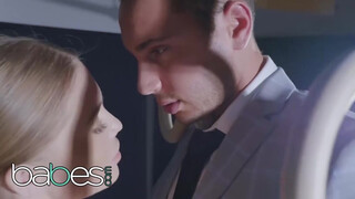 Babes - Alessandra Jane a fullos táncos kiscsaj