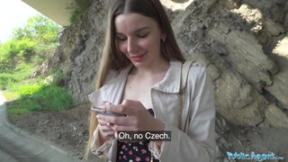 Public Agent - Arina Shy a félénk fiatal csajszi