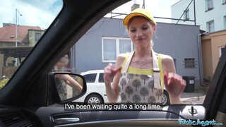 Public Agent - Molly Devon a szexy vékony nőci