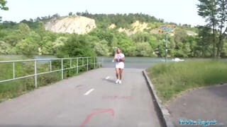 Public Agent - Méretes kannás formás seggű kiscsaj