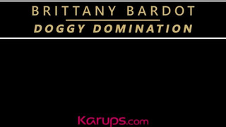 Karups - Brittany Bardot hátsó bejáratba baszva