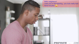 Private Interracial - Anita Bellini kinyalva és megkefélve