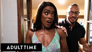 Unatkozó feleség Ana Foxxx párnán szexel és megdugja kedvelő férje!