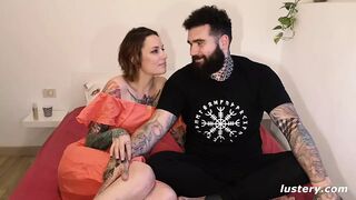 Silvia alázatos cumizása desmond pöcsén latin amerikai hőn