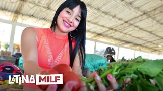 Sofia Galindo forró latina seggét alaposan megdugják lucskos muffban