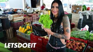 Fekete kiscsaj melina zapata felvett mély dugásra érett puncijába - latin milf