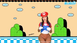 Sisi Rose méretes seggű cosplayje super mario makerben bula squirt órással