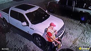 Az út menti világos szőke tini hölgyemény brutálisan megkefélve a mentőszolgálat fickója által