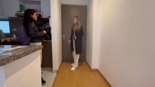 A szomszéd spiné leszbi vágyait teljesítem hálából