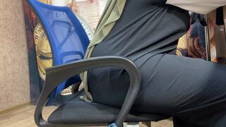 Pasim arab felesége felizgult a munkahelyén és megdugta magát a bugyijában