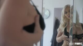 Méretes Kannás Világos Szőke Milf Mélytorok Akcióban a Cherry Pimps Csatornán